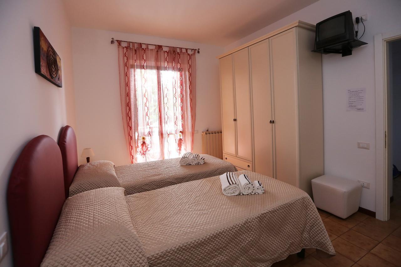 Ostra... Che Bello Bed and Breakfast Habitación foto